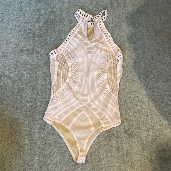 Solaris Style one piece size small - Picture 5 of 9